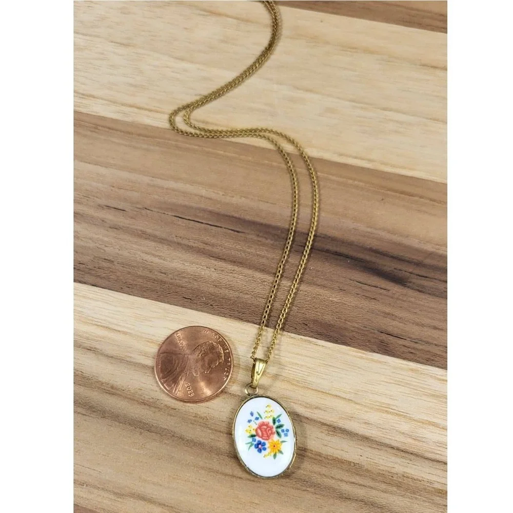Vintage Glass Oval Floral Pendant Necklace Gold Tone Brass Chain Delicate